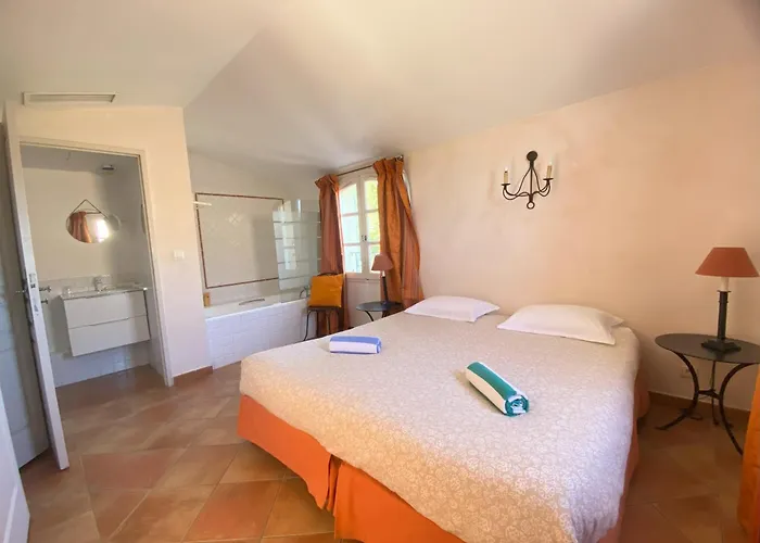 T3 Vue Mer Exceptionnelle Au Domaine Fregate Bandol