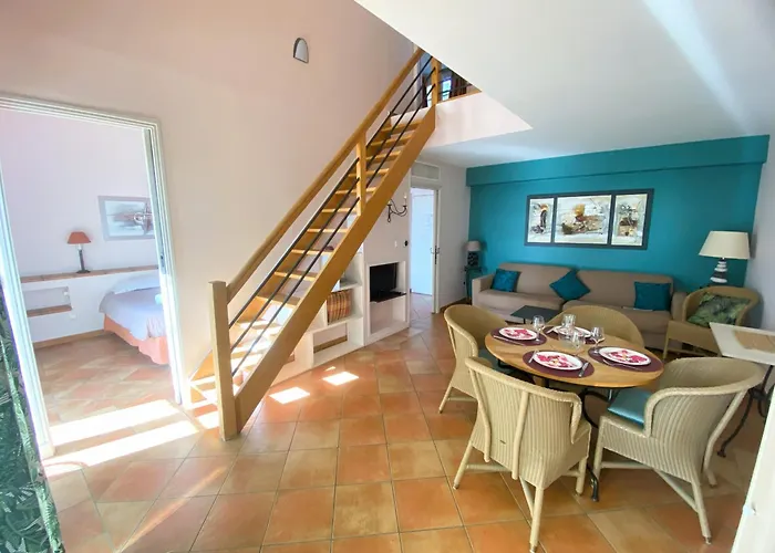T3 Vue Mer Exceptionnelle Au Domaine Fregate Bandol
